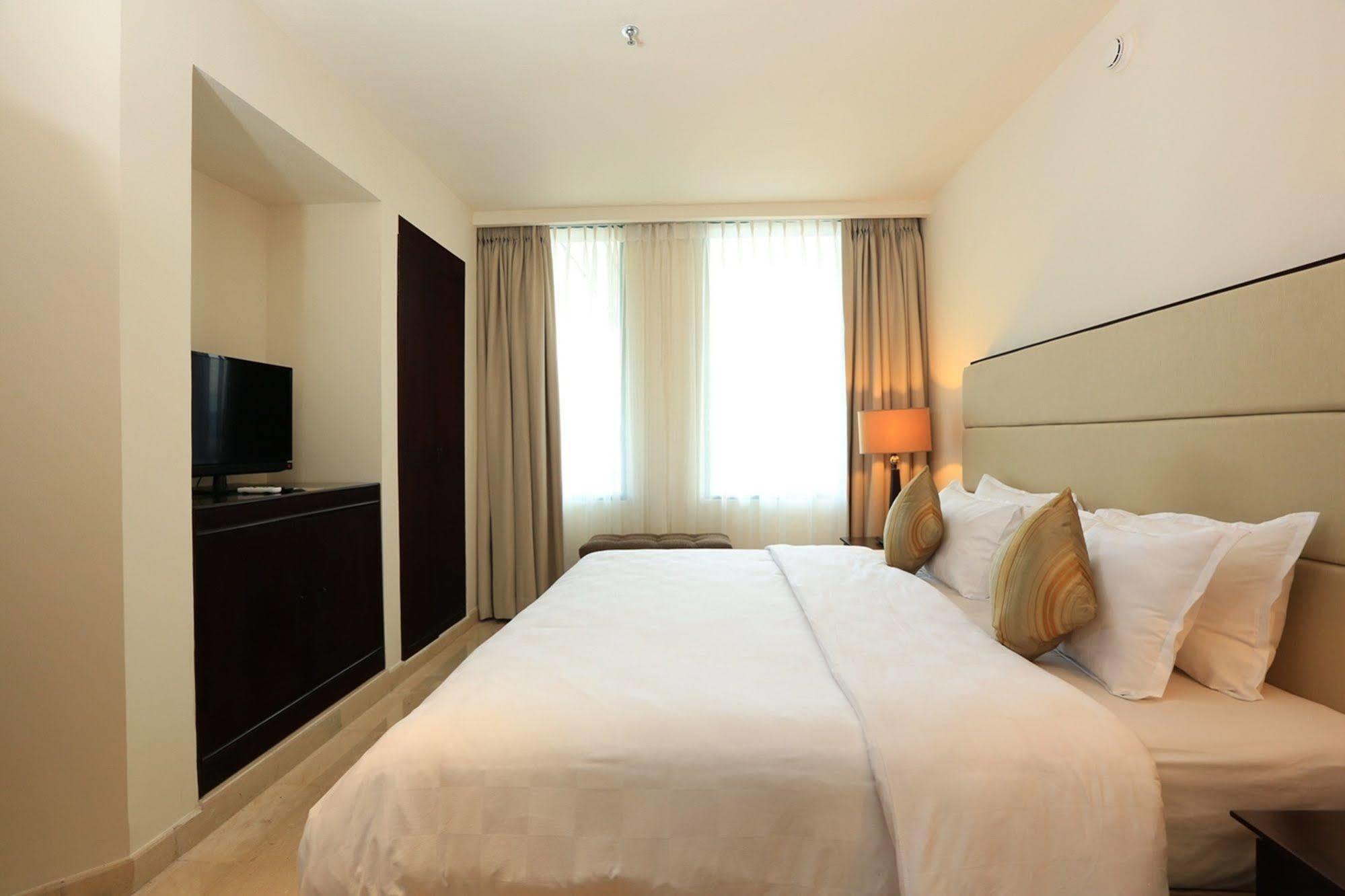 Aryaduta Manado Luaran gambar